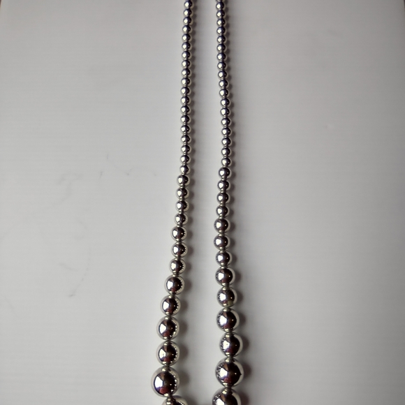 Beaded necklace - Picture 4 of 4